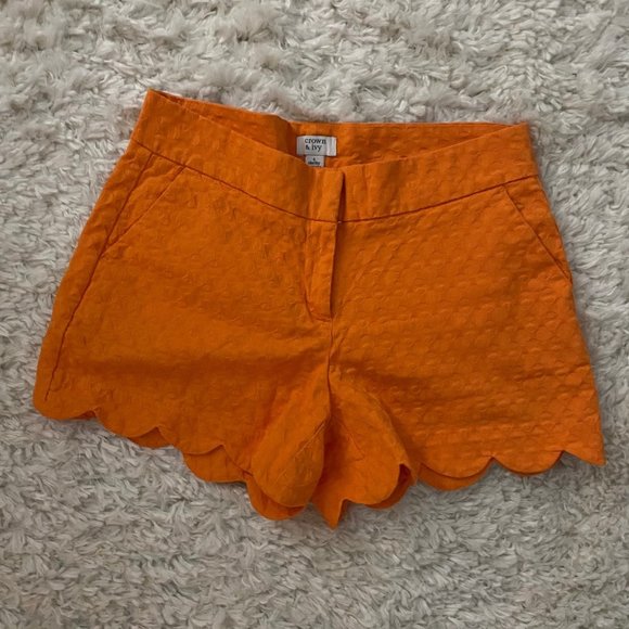 crown & ivy Pants - Crown & Ivy Orange Textured Women's Shelby Scalloped Shorts Size 6